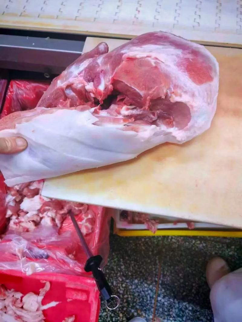 宇東工廠大豬分割鮮品詳解 去皮前尖、帶皮前尖與去肘黃牛